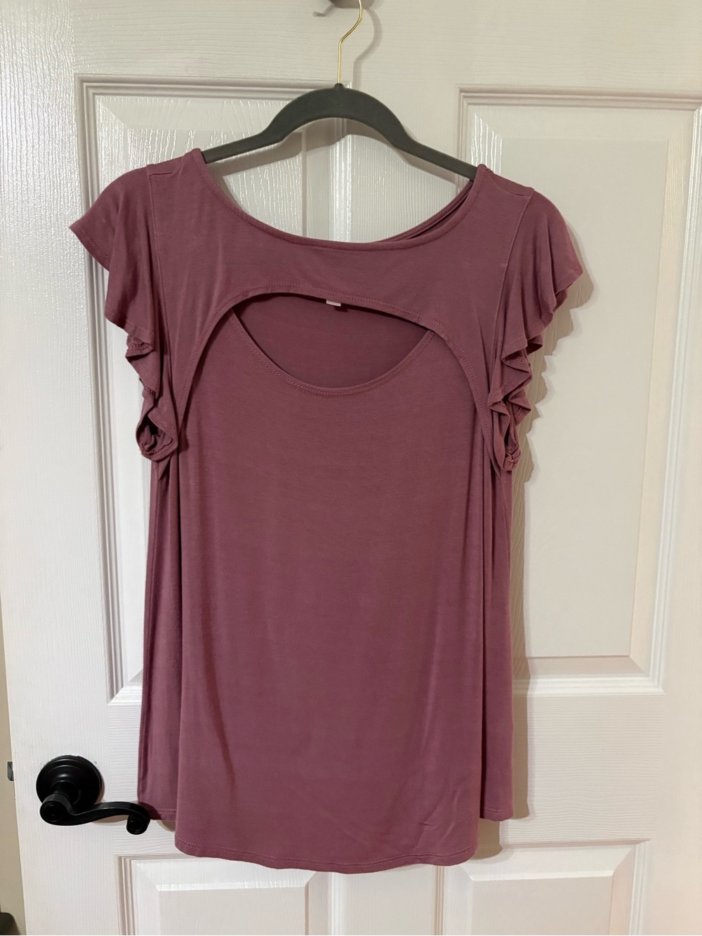 Emerald Mauve Short Sleeve Cutout Flutter Top
